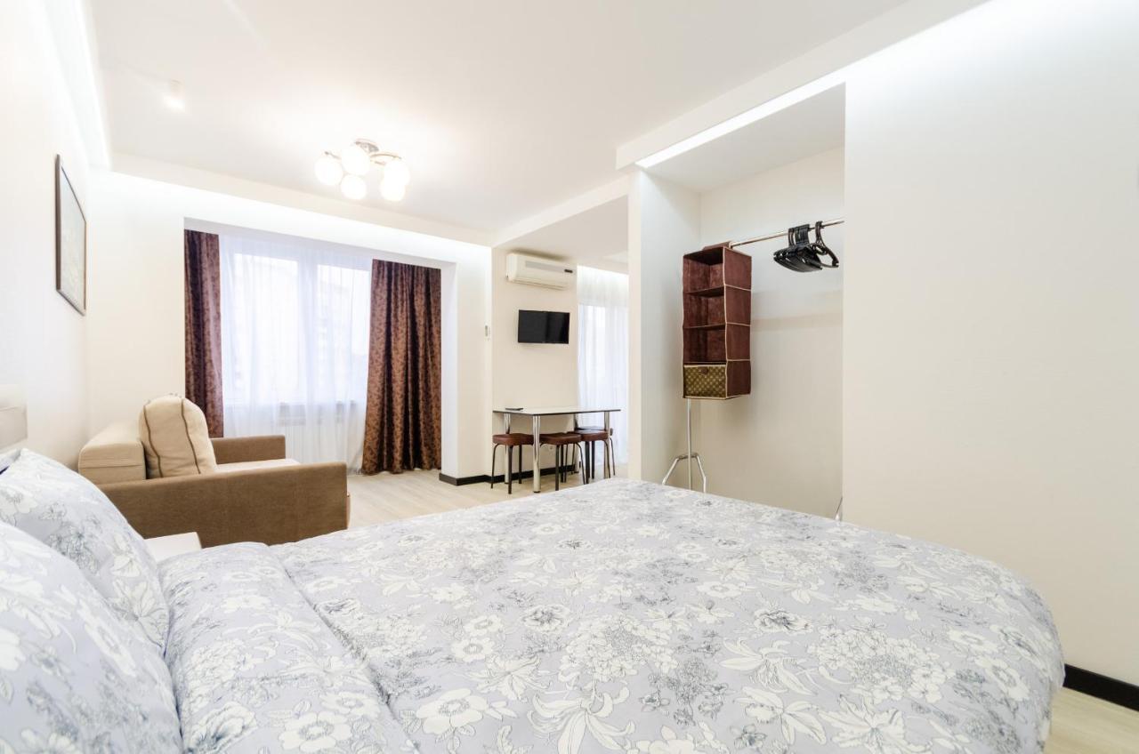 Апартаменти Artal On Obolonsky Avenue 31
